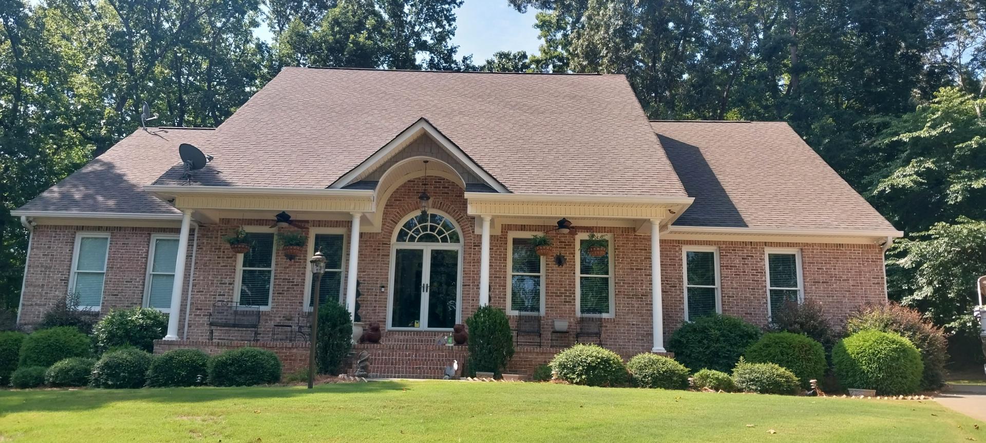 OUR ROOF CLEANING SERVICE AND HOUSE WASHING SERVICE GAVE THIS RANCH IN DAHLONEGA AMAZING CURB APPEAL