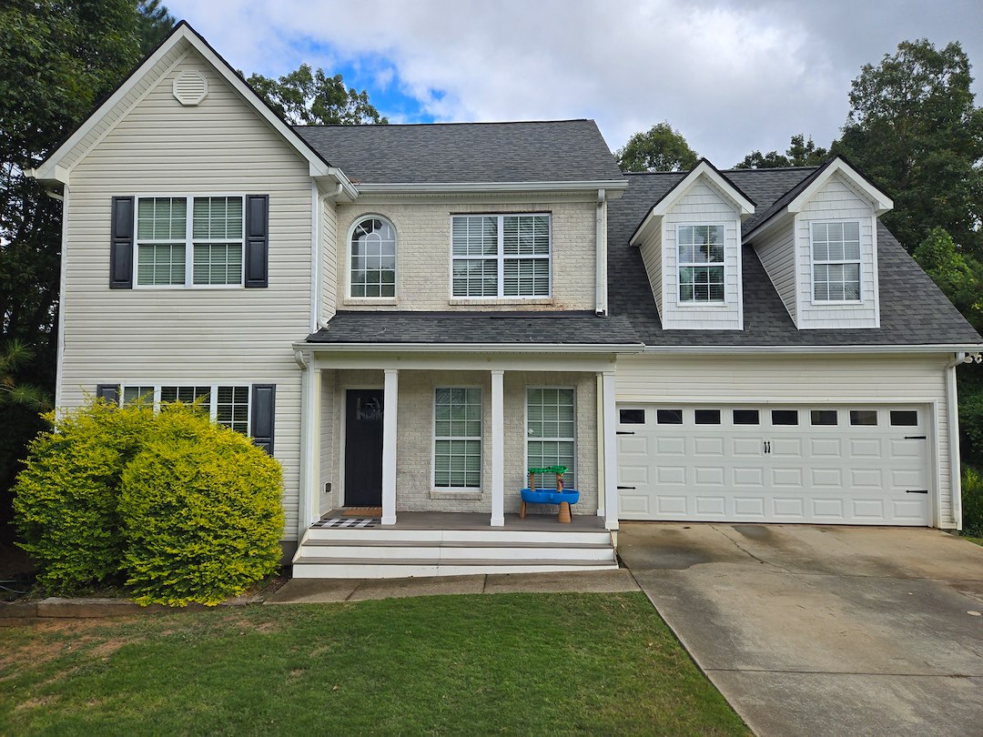OUR SOFT WASH SERVICE HAS RESTORED THE CURB APPEAL OF THIS HOME IN DAWSONVILLE, GA
